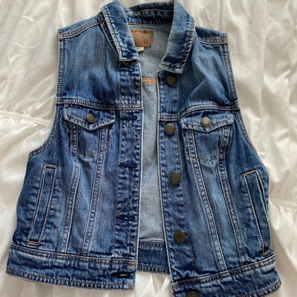 American Eagle Jean Vest